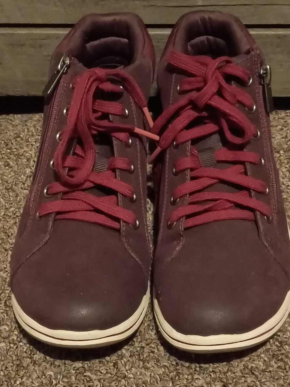 Women’s Clarks Cloud Steppers Zip Up Boots  in Burgundy 6 1/2